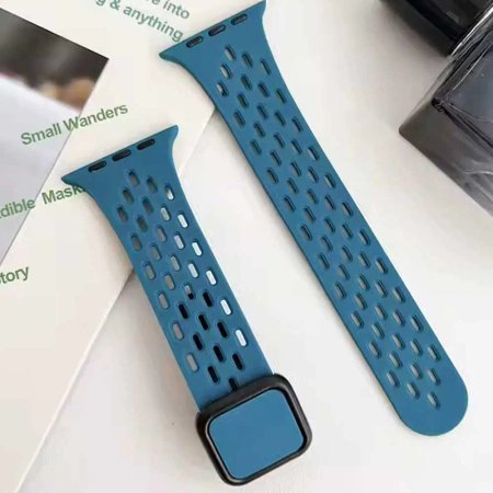 Breathable silicone strap with 22mm modern buckle
